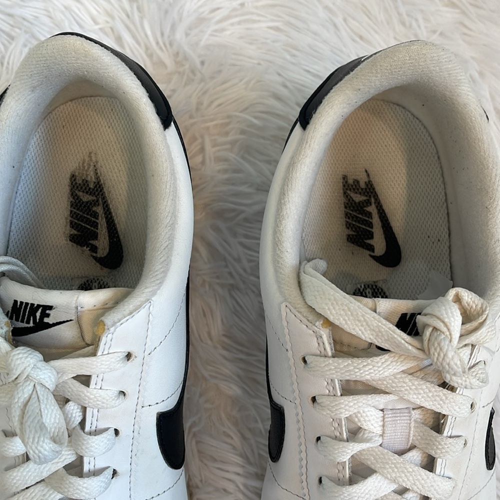 Nike White and Black Cortez 72 Sneakers Timeless Design MENS SIZE 8 - Picture 3 of 7